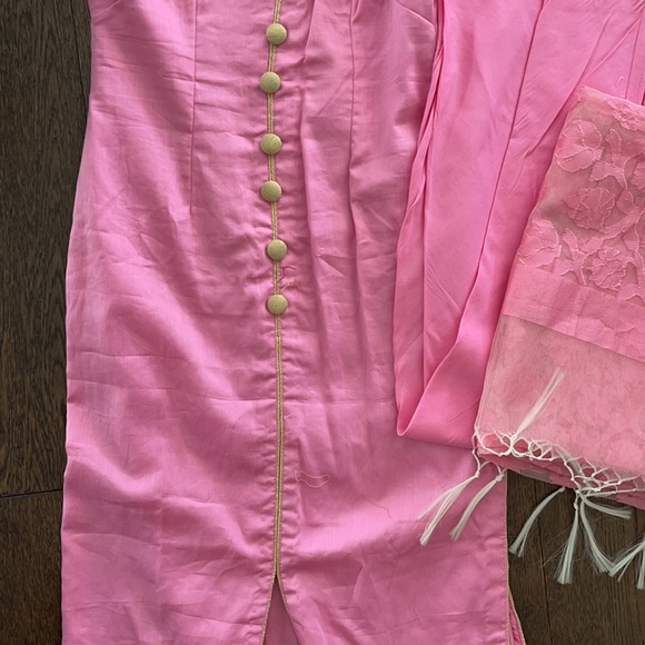 Pink Indian suit - Picture 2 of 3